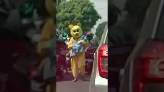 Download lagu BAYI KUAT! HARI HARI BERSAMA IBU MENGEMIS DI LAMPU MERAH#shorts#miris #pengemis#life#family#empathy mp3