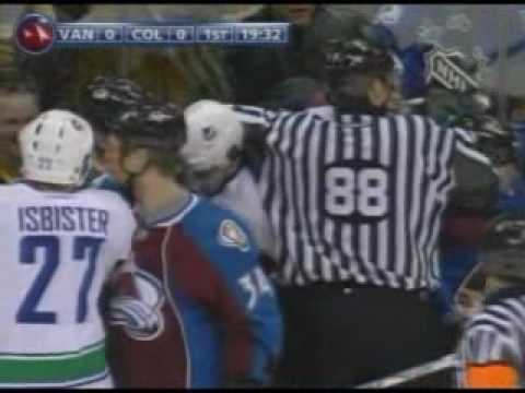 Alexandre Burrows vs Scott Hannan