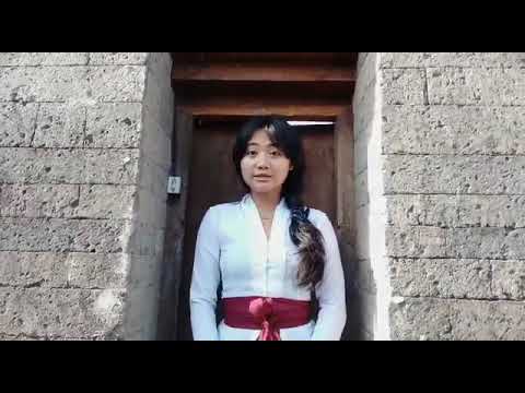 Melaksanakan " YADNYA " ring rahina Galungan & Kuningan ( Ni Putu Vira Abdi Purnama Dewi)