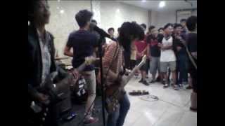 Download lagu FIV CARDS MIRACLE - SELALU DI HATI @edisan cafe pasar segar depok ( VIDEO) mp3