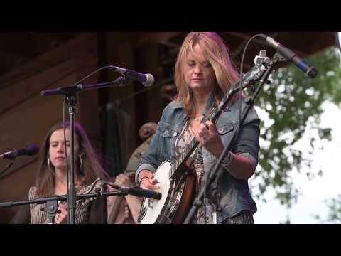 Alison Brown, Becky Buller, Sierra Hull, Missy Raines & Molly Tuttle | Cold Rain & Snow | RockyGrass