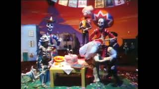 Oingo Boingo - Dead Man&#39;s Party (&quot;Back To School&quot; Soundtrack) 1986 Music Video