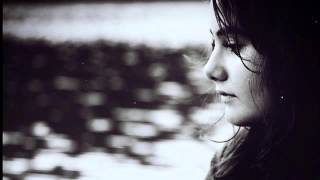 Shirley Bassey - Life Goes On