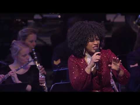 Tamara Nivillac - Live at Luxor theater - Koninklijke Marinierskapel (Autumn Leaves)