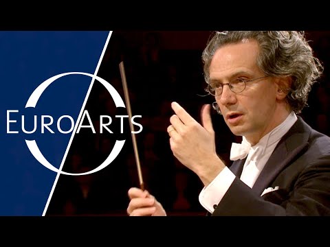 Fabio Luisi conducts Mahler - Symphony No. 1 in D major (Staatskapelle Dresden)