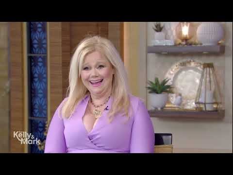 Caroline Rhea and Melissa Joan Hart Are on Tour