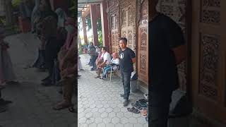 Download lagu Silaturahim ke padepokan anti galau kang ujang bustomi. mp3
