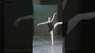 Download lagu Penari balet#shorts mp3