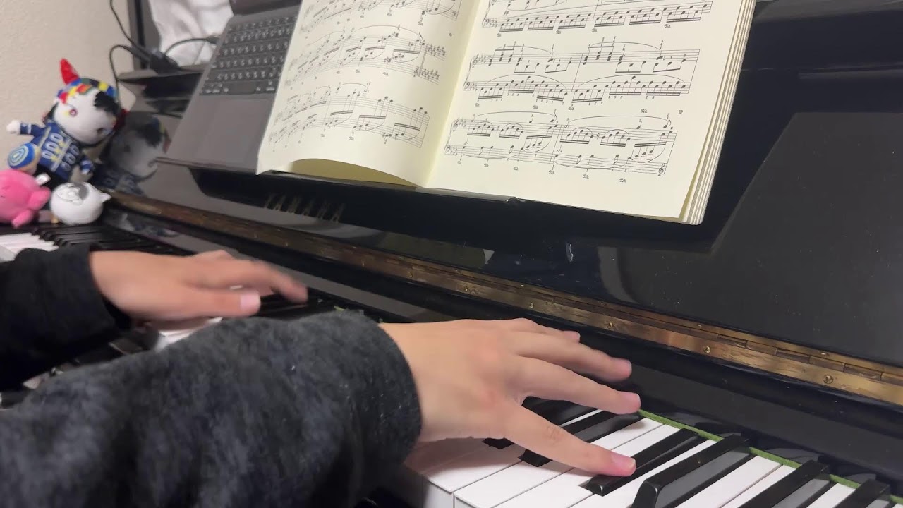 なんか弾いたりする配信