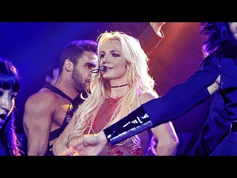 Britney Spears - The B96 Pepsi Jingle Bash 2016 (12/10/16)