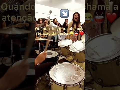 Quando o BATERA chama a atenção da Varoa ...#gospel #shorts #gospelchops #explore