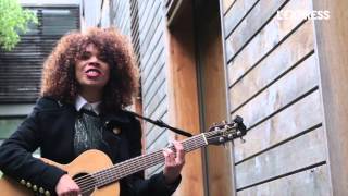 Printemps de Bourges: en session avec Flavia Coelho