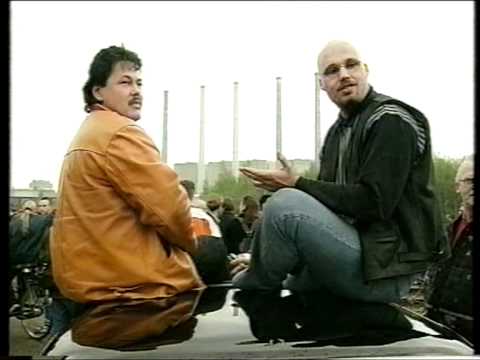 Opblazen vijf pijpen (schoorstenen) HunzeCentrale Groningen - 20 april 1998