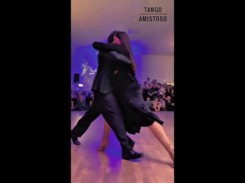 Did you say walking? Amazing performance with Natasha Lewinger and Demetrio Scafaria🔥