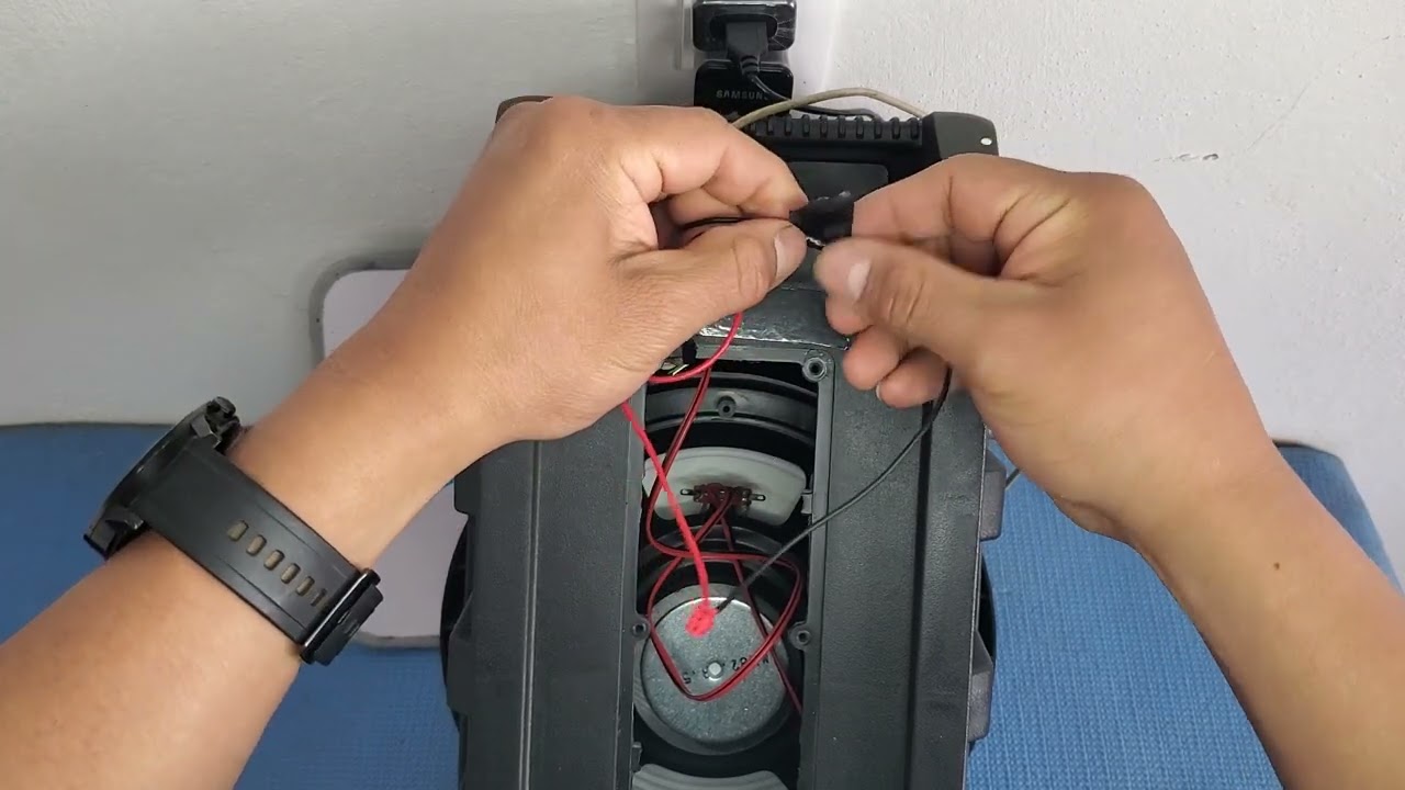 Ve Esto cuando la entrada de una bocina ya no funciona || entrada de cargador dañado bocina