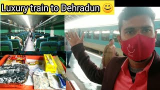 New Delhi to Dehradun in Luxury Train🚅|| 300Km in just 6 hours|Dehradun Shatabdi Express