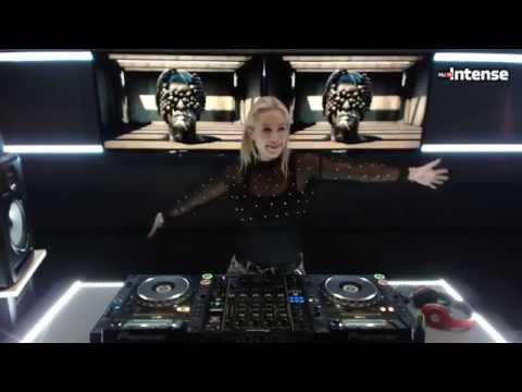 Amely - Live @ Radio Intense 30.09.2014
