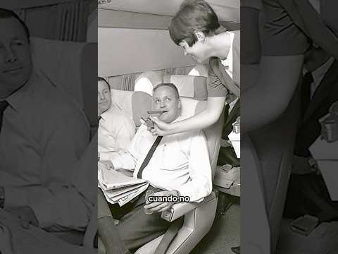 This is why there are still ashtrays on airplanes ✈️ #plane #shorts #didyouknow