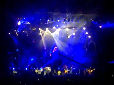 Josipa Lisac sings ˝Neon˝ with Siddharta