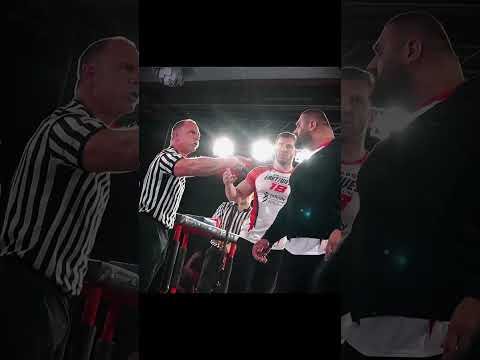 Who do you think is right here?#armwrestler #levansaginashvili #armwrestling #devonlarrat #sport