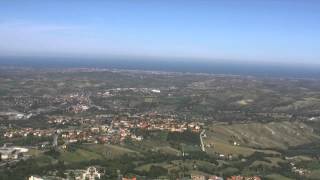 アキーラさん堪能②親日国サンマリノ・ティターノ山頂の城塞・第二の塔付近からの景色!The view from Citadel,San-Marino