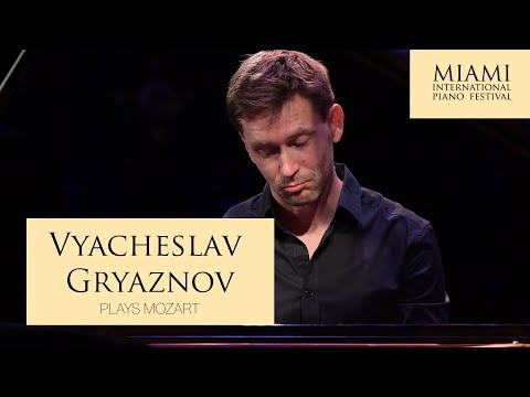 Vyacheslav Gryaznov | Mozart, Nine Variations on Lison Dormait K264