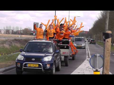 13 april 2013 Roda ´46 C1 - VV De Meern C1 com 1-2 Campione - platte kar komt in de verte aanrijden