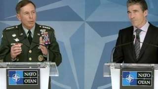 Download lagu New Afghan war commander Petraeus visits NATO HQ mp3