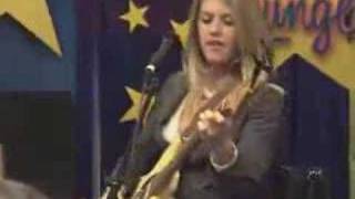 Liz Phair - 6&#39;1&quot; Tower Records performance