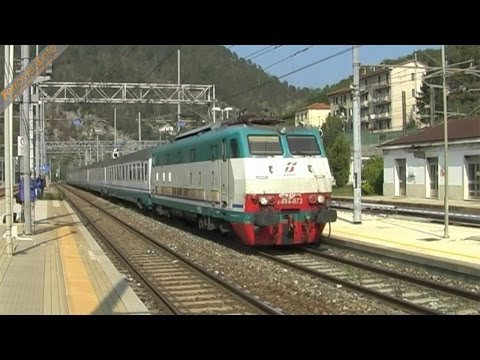 Transiti di E.444R con IC a Ronco Scrivia - E.444R running with IC in Ronco Scrivia