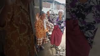 Download lagu Nenek lucu mp3