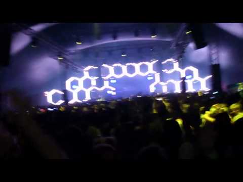 Nicky Romero ends & Steve Angello starts (live @ Balaton Sound 2012) (HD)