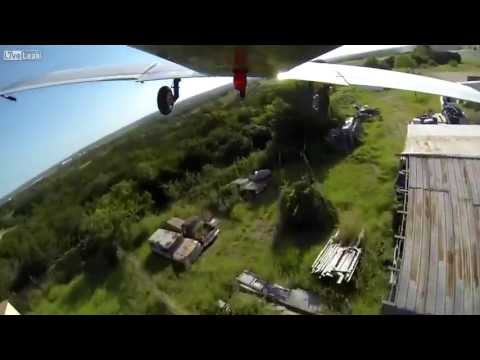 Uçak Ağaçlara Böyle Düşüyor.