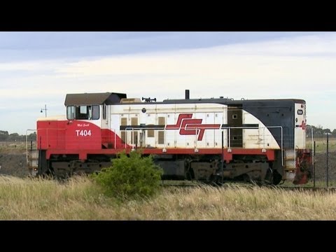 SCT T404 Diesel Locomotive in Melbourne - PoathTV Australian Trains & Railways