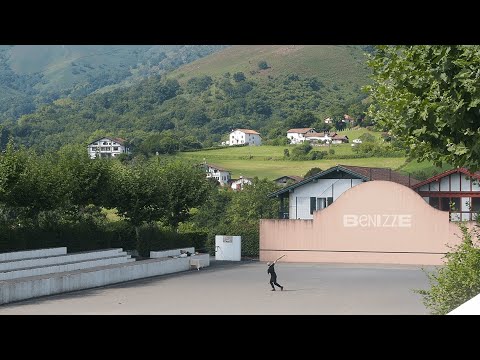 BENIZZE Urrea, intxaurrak eta txanpaina