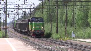 preview picture of video 'Green Cargo diesel engine class Td no 373 with short freight train in Laxå, Sweden'