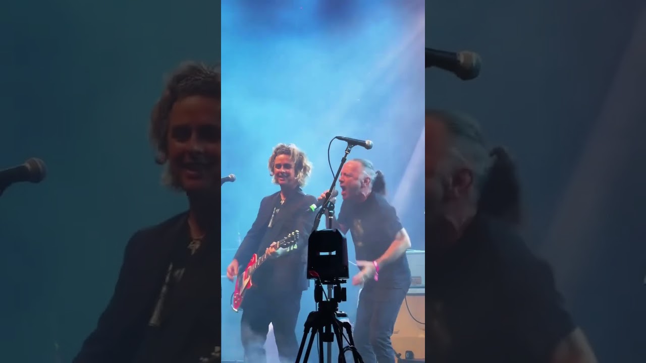 The Coverups with Iron Maiden's Bruce Dickinson for a live rendition of 