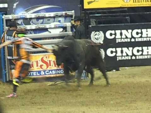 Championship Bull Riding in Dodge City #11