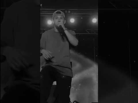 ALEMOND - На моих найках все те же улики, Они бегут от любви далеко