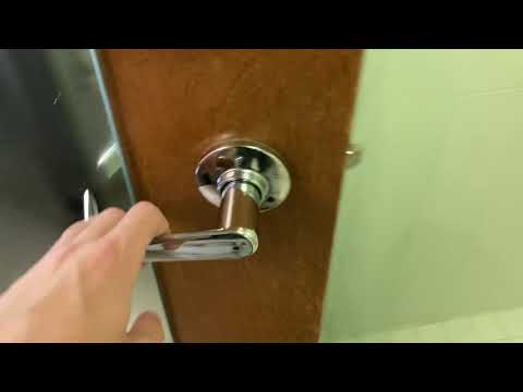 2,707. Hyatt Place Room 511 Bathroom