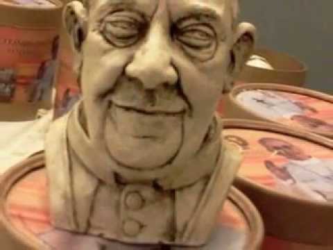 Papa Francisco Escultura
