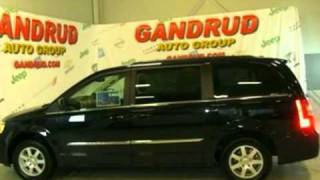 preview picture of video '2011 Chrysler Town & Country #11117 in Green Bay'