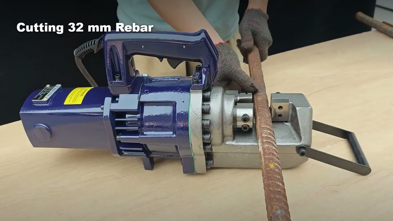 RC-32 electro-hydraulic rebar cutter cutting rebar video