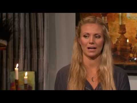 Från superstrulig tonåring till Yoga Girl - Malou Efter tio (TV4)