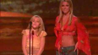 Britney Spears and little sister Jamie Lynn Spears - Teen Choice Awards 2002 HQ