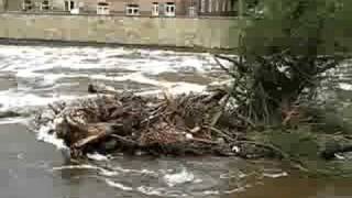preview picture of video 'Morpeth Floods- 7th Sept 08 - the Day After'