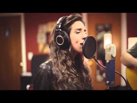 Rachell Luz, "Água de Beber" - Live at Perfection Studio