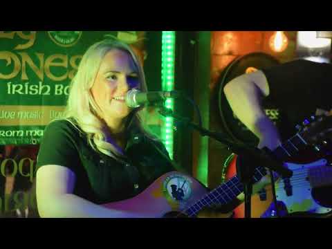 Eimhéar NÍ Ghlacaín performing 'Celtic Symphony' at Molly Molones, 22 October 2023