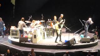 Foo Fighters - Two Headed Dog (with Nick Oliveri) (The Forum,Los Angeles CA 1/10/15)