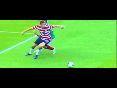 Geoff Cameron puts Chicharito in his pocket